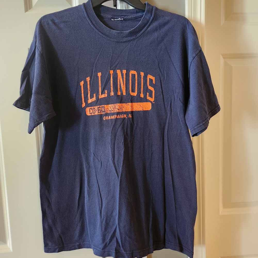 University Of  Illinois Tee Shirt. Large, But No Tags.